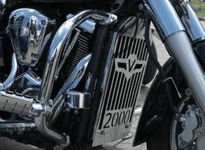 OSŁONA CHŁODNICY KAWASAKI VN 2000 VULCAN CLASSIC